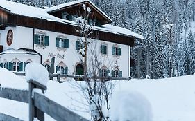 Hotel Dolomitenhof & Chalet Alte Post